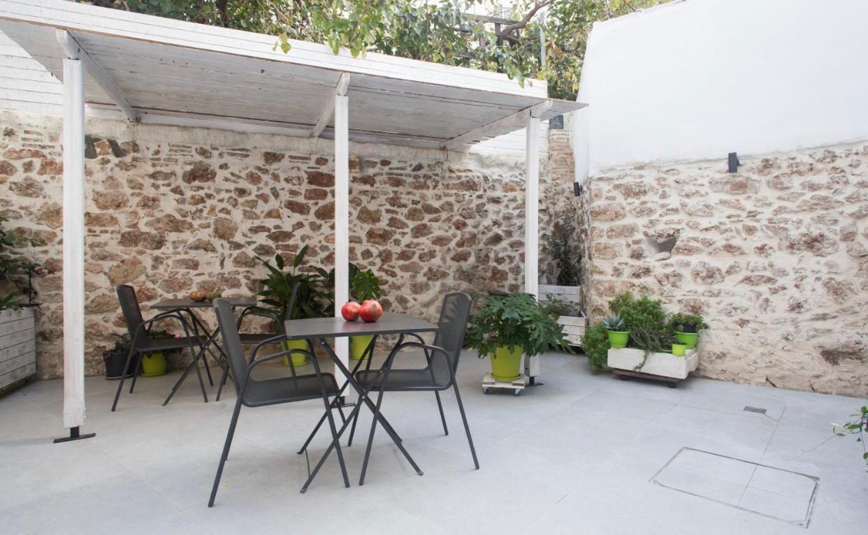 A Litte Taste Of Home Guest House Athen Eksteriør billede